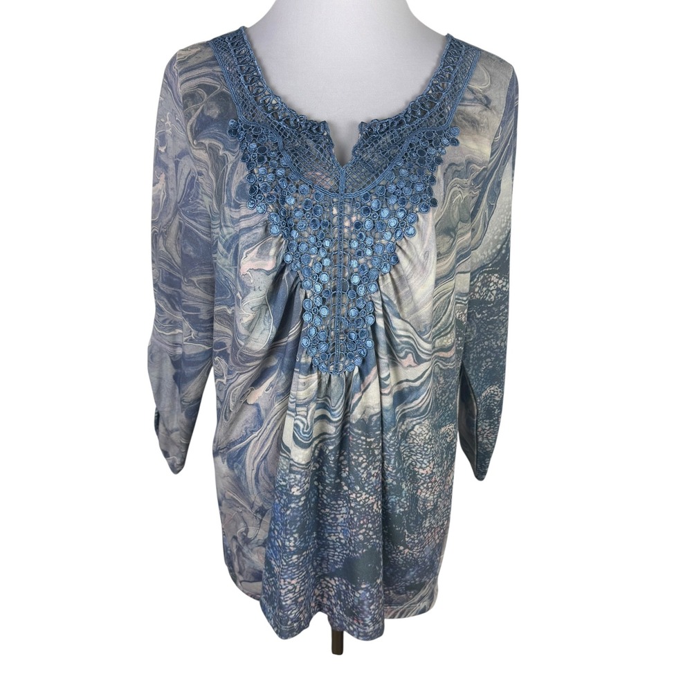 One World Women's 1X Blue Marble Abstract Crochet Lace V-Neck Ruched Tunic Top